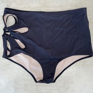 Kortni jeane flower cutout bottoms